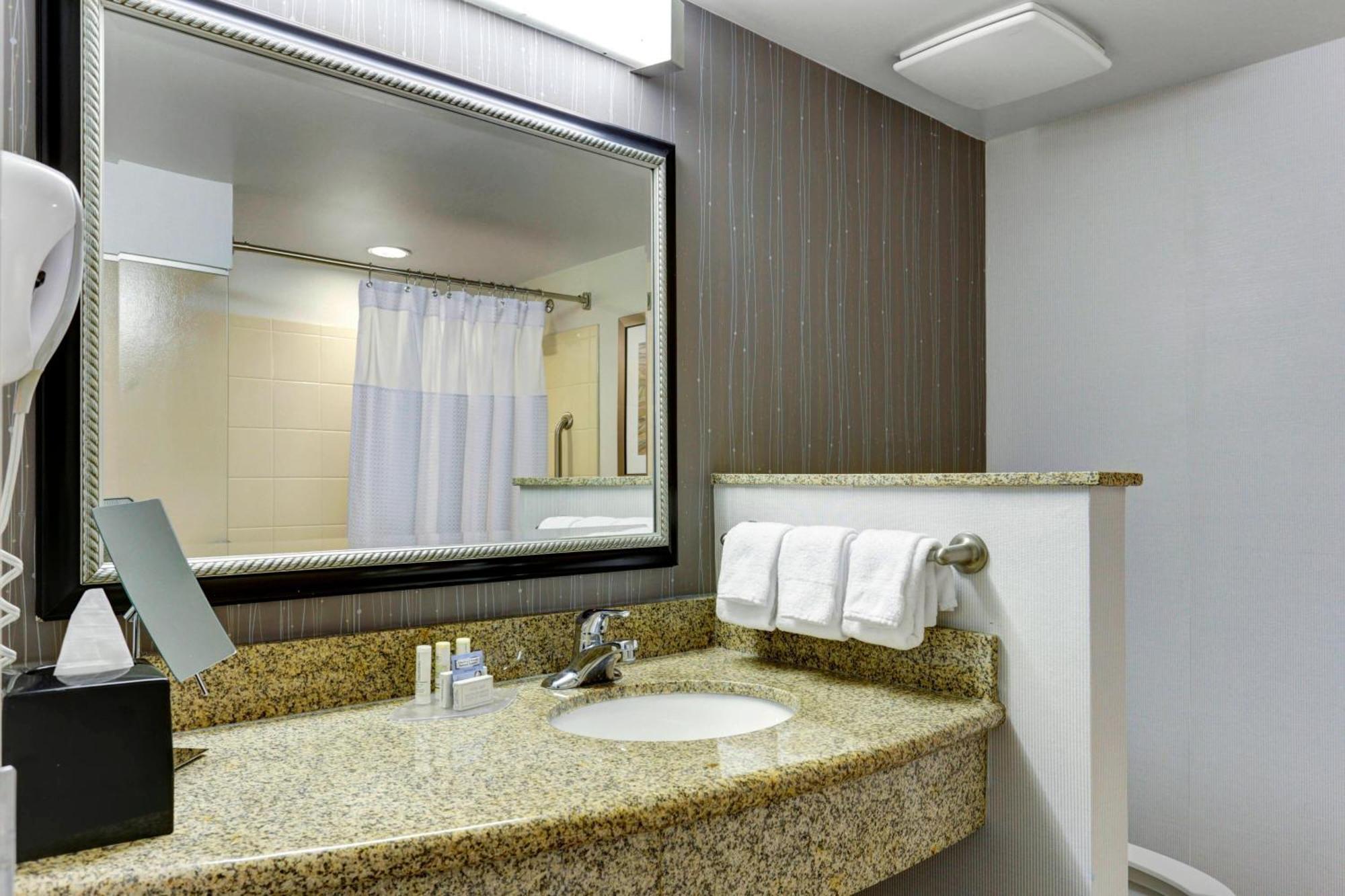 Hotel Courtyard By Marriott Anniston Oxford Exterior foto